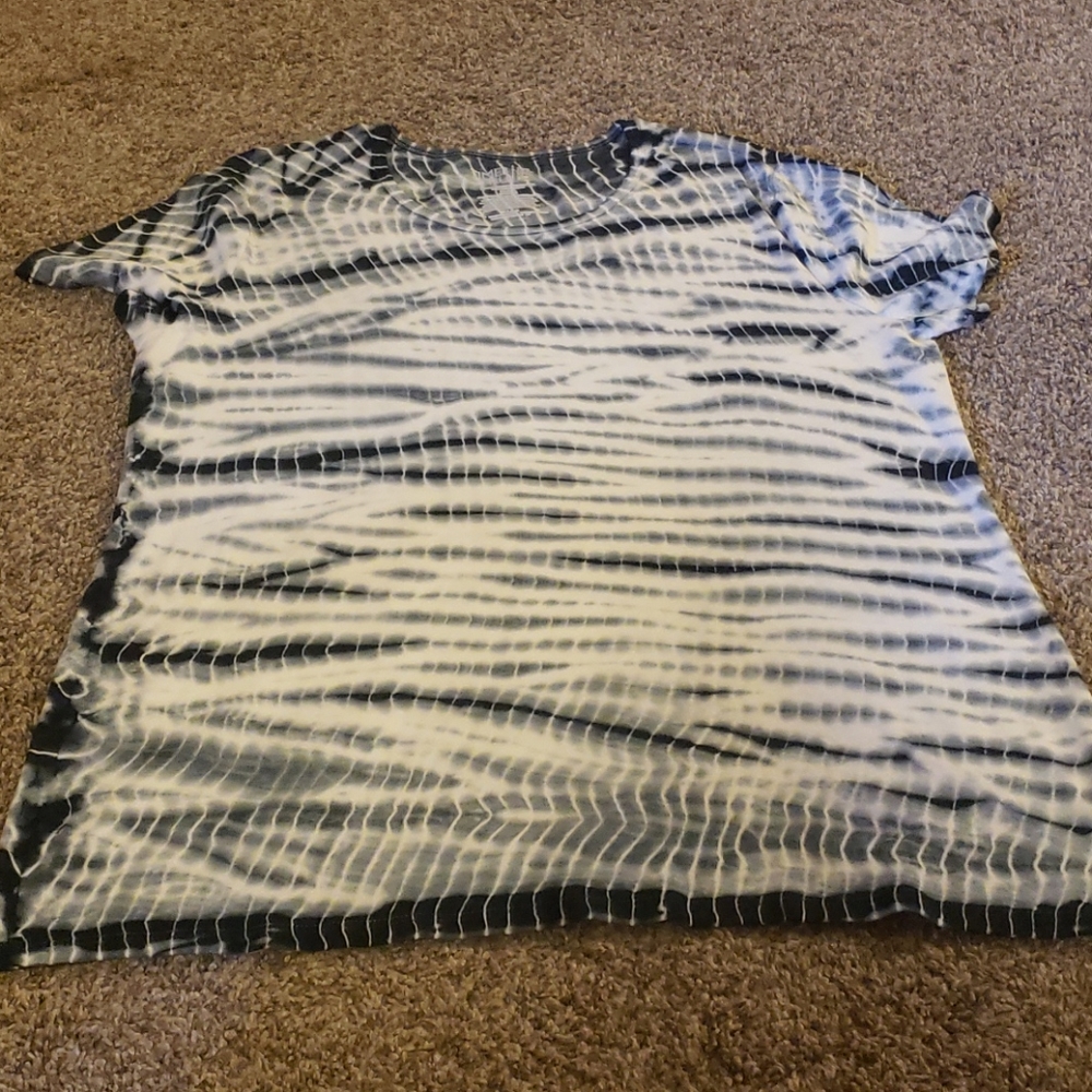 Time and Tru shirt